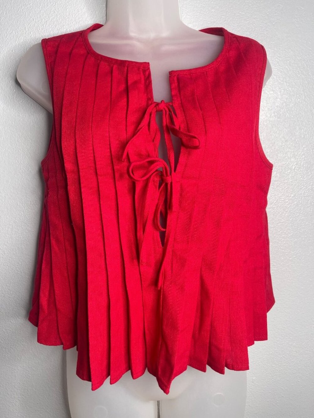 Petal + Pup Red Sleeveless Pleated Linen Blend Top Blouse Tie Front SZ M Travel - Picture 1 of 7